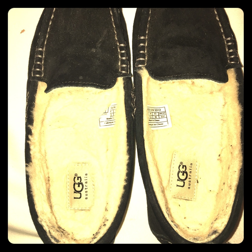 Black Ugg Mocassins